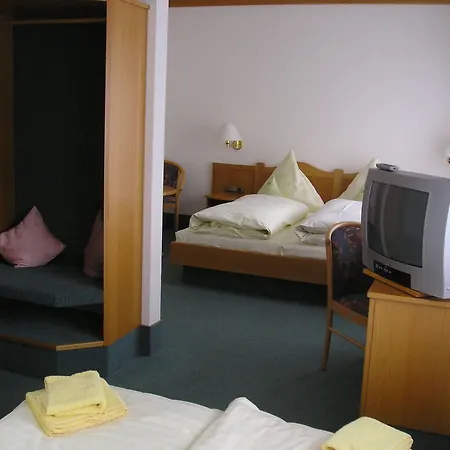 招待所 Knuellhotel Tann-eck 3*